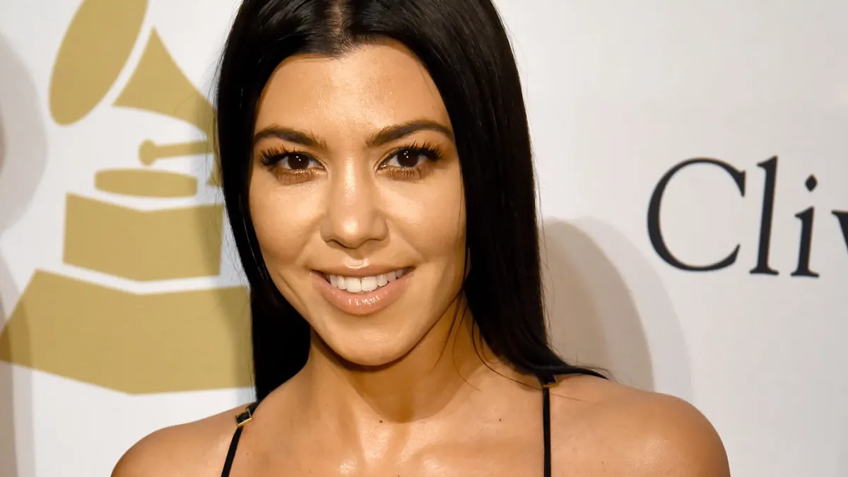 Kourtney Kardashian Shows Off Booty in Bikini on Hawaii Vacation