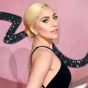 Lady gaga zoom f720fc5a abff 430e 974b 62e1e9a7d2a0