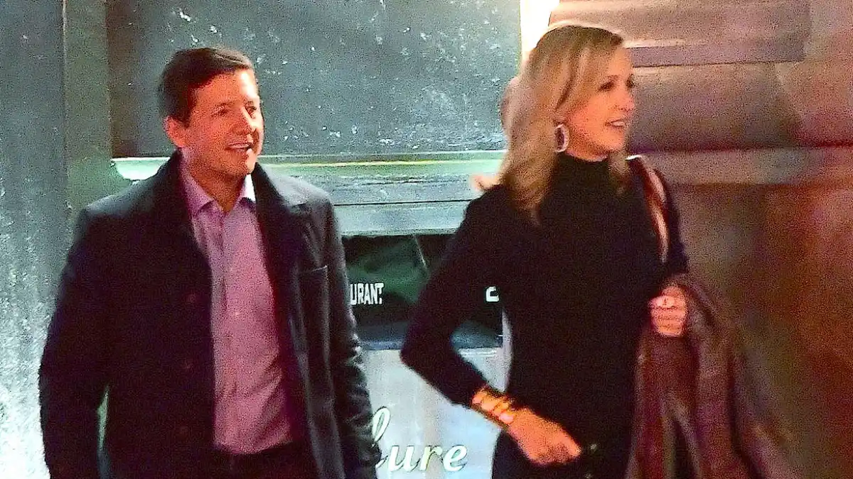 Lara spencer 3a54d70e 2049 4618 9c0d bc1052085198