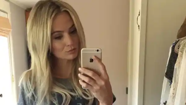 Lauren bushnell c565d606 4890 4c33 8575 a6b7b5a4c983