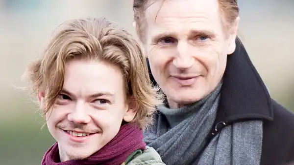 Thomas Sangster Liam Neeson Love Actually