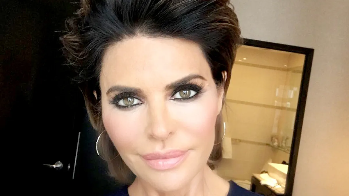 Lisa rinna new hair zoom 2a0a30ee 8acf 4fce 8de1 cd0cdc08da84
