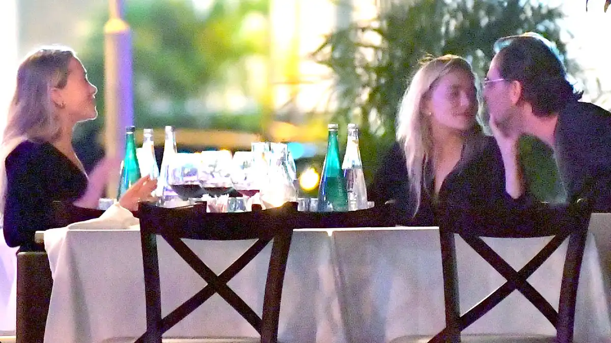 Mary kate ashley olsen 2 3c7b08b8 0522 40c9 9432 a6095148527c