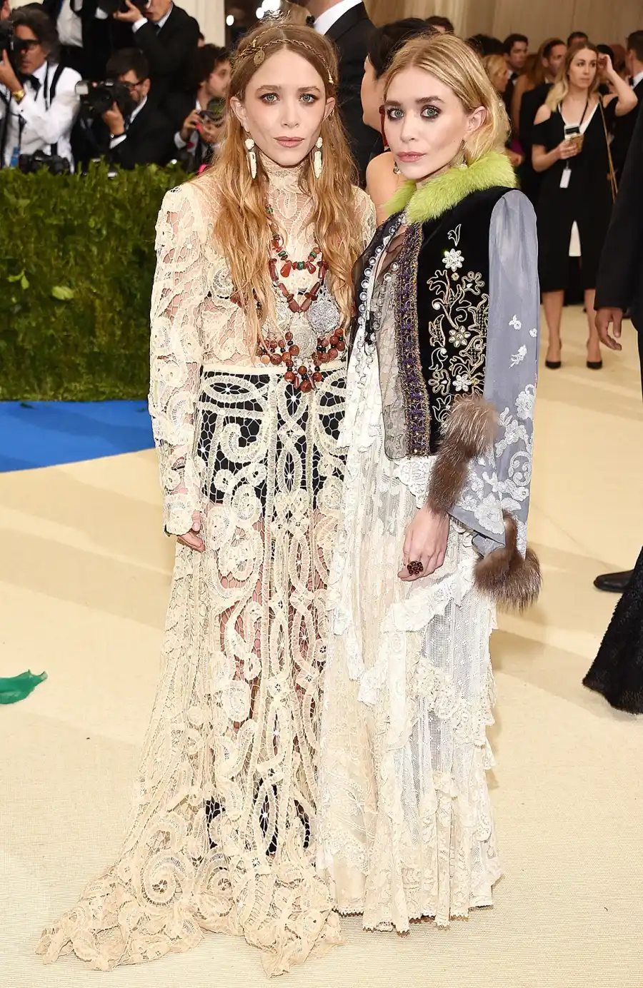 Mary-Kate Olsen Ashley Olsen