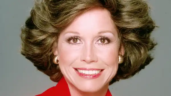 Mary tyler moore zoom 29c5ba01 f624 4ae0 8790 408edd8132e2