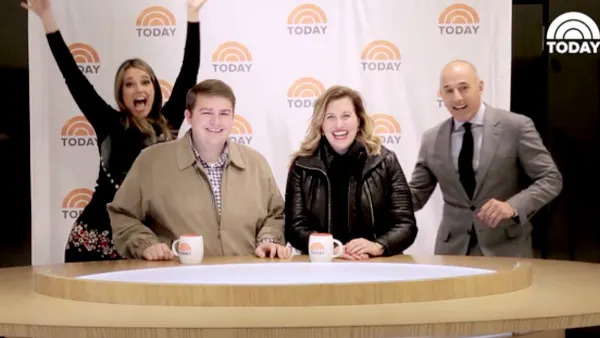 Matt savannah photobomb zoom d18093b6 ec35 4a1c a36f e7af7a7d6fb4