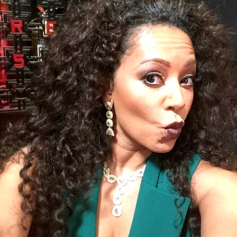 Mel B - selfie