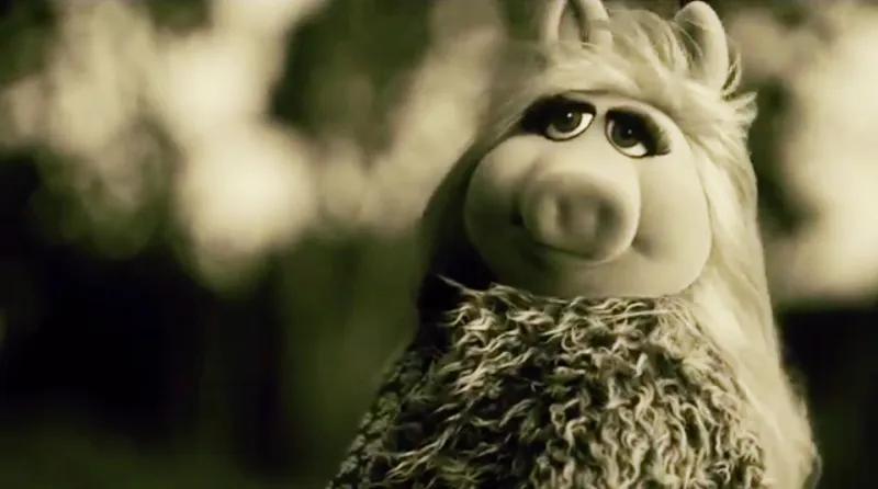 Miss piggy hello zoom 02 c5828a33 a8fd 420c acd3 0ac3a220998d