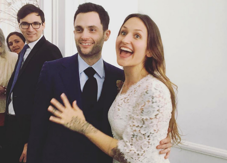 Penn badgley and domino kirke 3bbacdb4 6ae4 4f10 97e1 5d0c8a6203e8