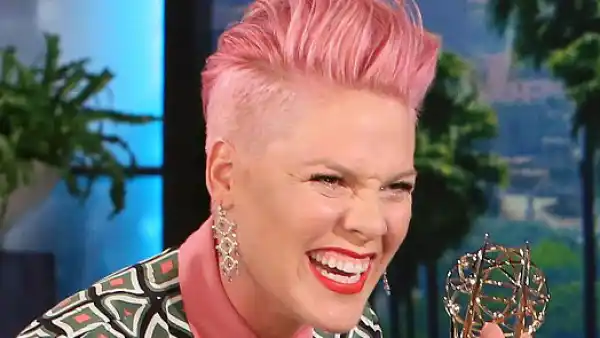 Pink 872703a7 8e81 4261 b867 ab38734045fd