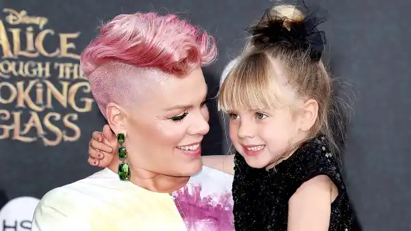 Pink and daughter c5a37d49 2e18 4e0b ba78 4fd3ab216b63