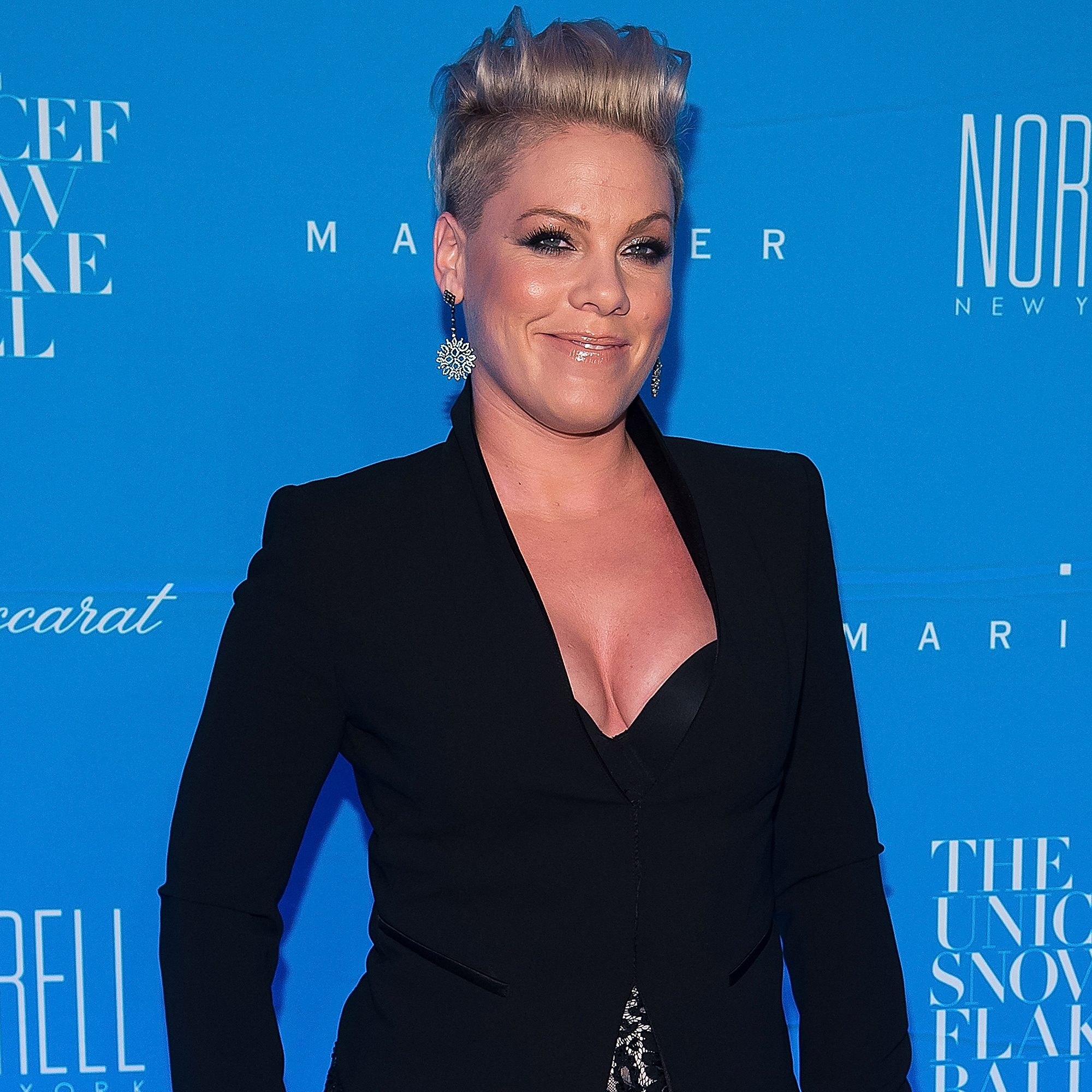 Pink f83bb574 ae3f 414c 9587 e4ae2339a7bf