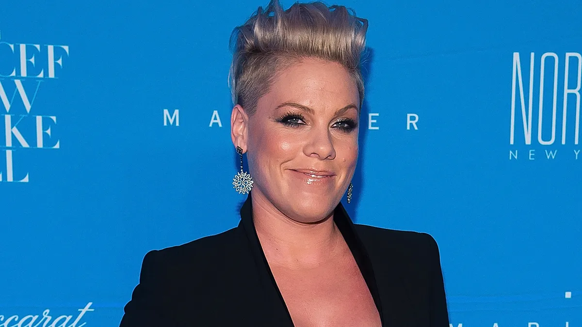 Pink f83bb574 ae3f 414c 9587 e4ae2339a7bf