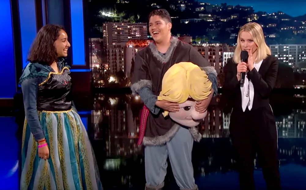 Kristen Bell helps a student pull off a &lsquo;Frozen&rsquo;-Themed Promposal