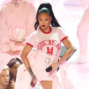 Rihanna VMAs