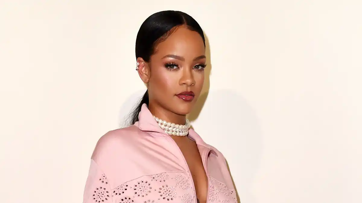 Rihanna 24446 pm f34147c2 4369 45f3 bea6 300341bb9617