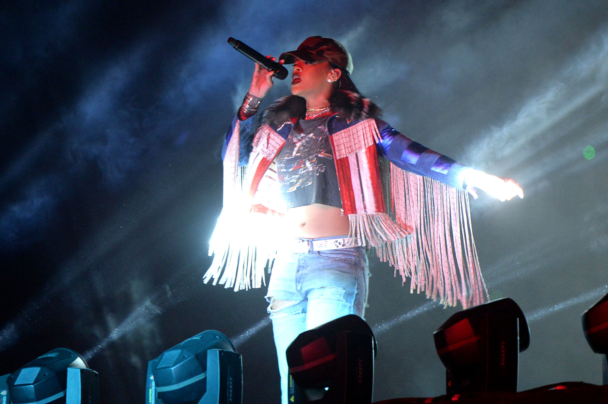 Rihanna 6b729e55 a0ea 495a 8e86 e1aa7c6fa7bc