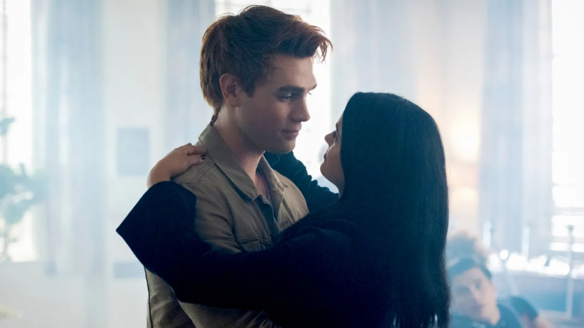 KJ Apa as Archie Andrews and Camila Mendes as Veronica Lodge in Riverdale