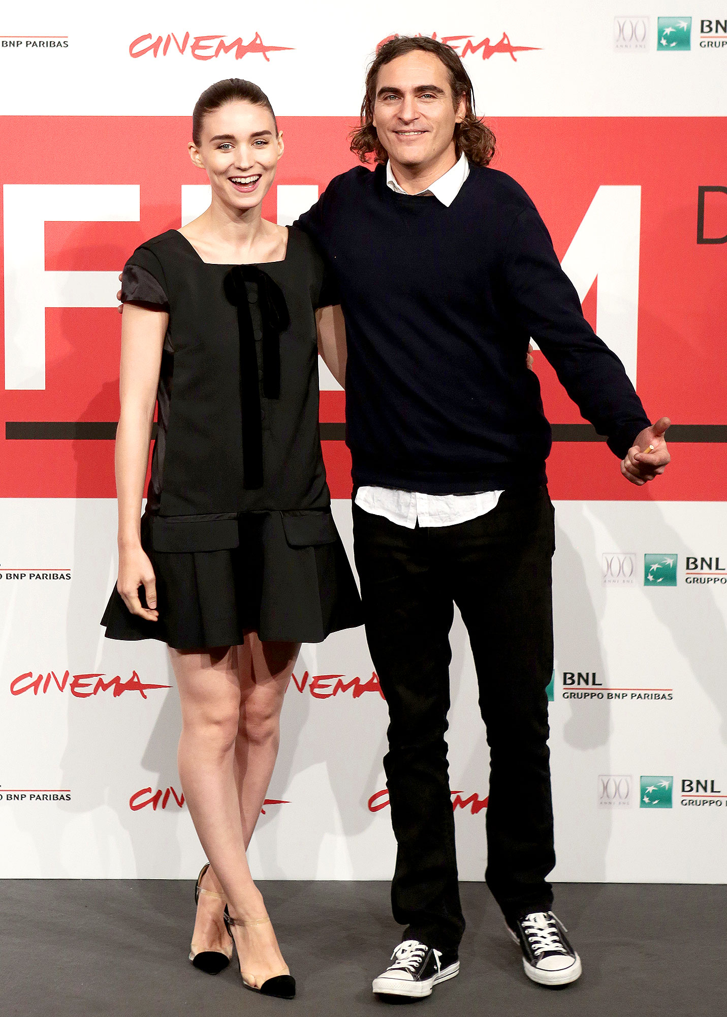 Rooney mara joaquin phoenix 41165d0d c21c 4ee1 893d aa430dd756ab