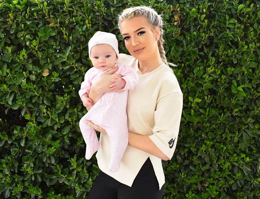 Ruth Lee postpartum belly