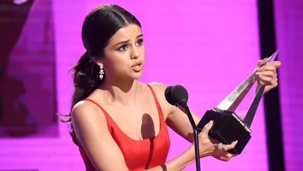 Selena gomez 4379a8d0 a2fd 4c98 908e 8cab528db9e2