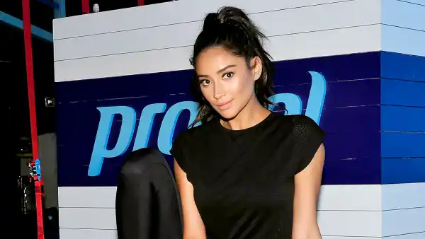 Shay Mitchell joined trainer Harley Pasternak for a workout at the first-ever Propel Co:Labs Fitness Festival in Los Angeles, August 12, 2017. Michael Simon/startraksphoto.com