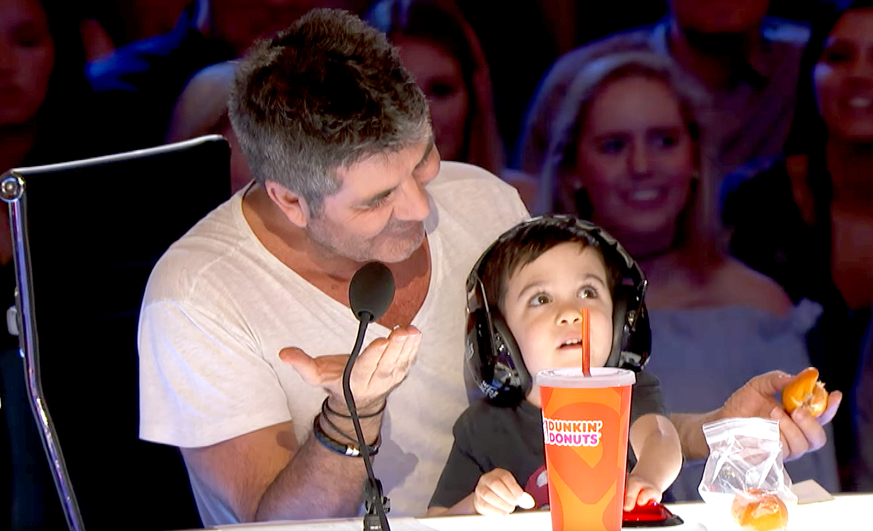 Simon cowell son 2 c4b2a857 b559 4e74 9e99 dda10af4f5d0