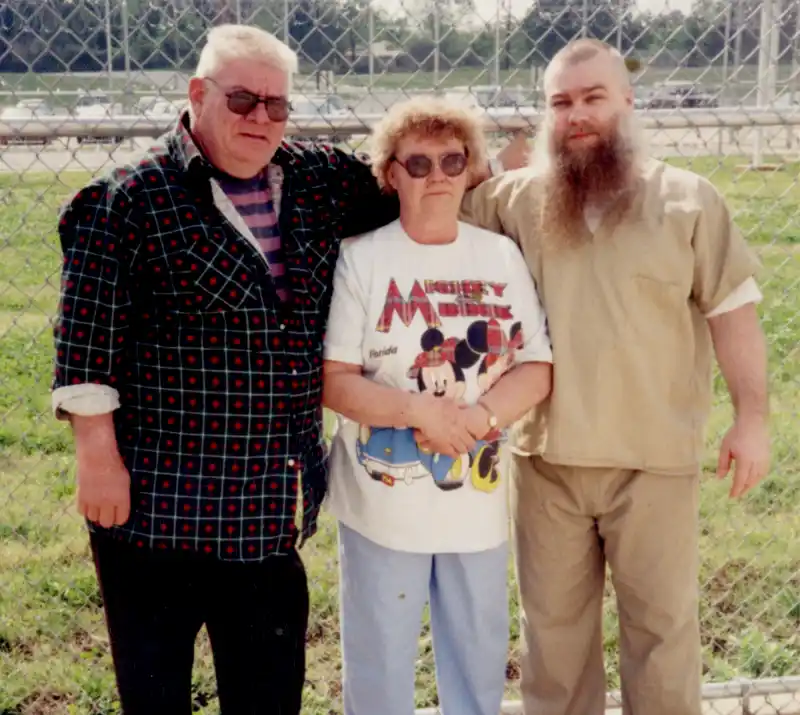 Steven Avery and his parents.