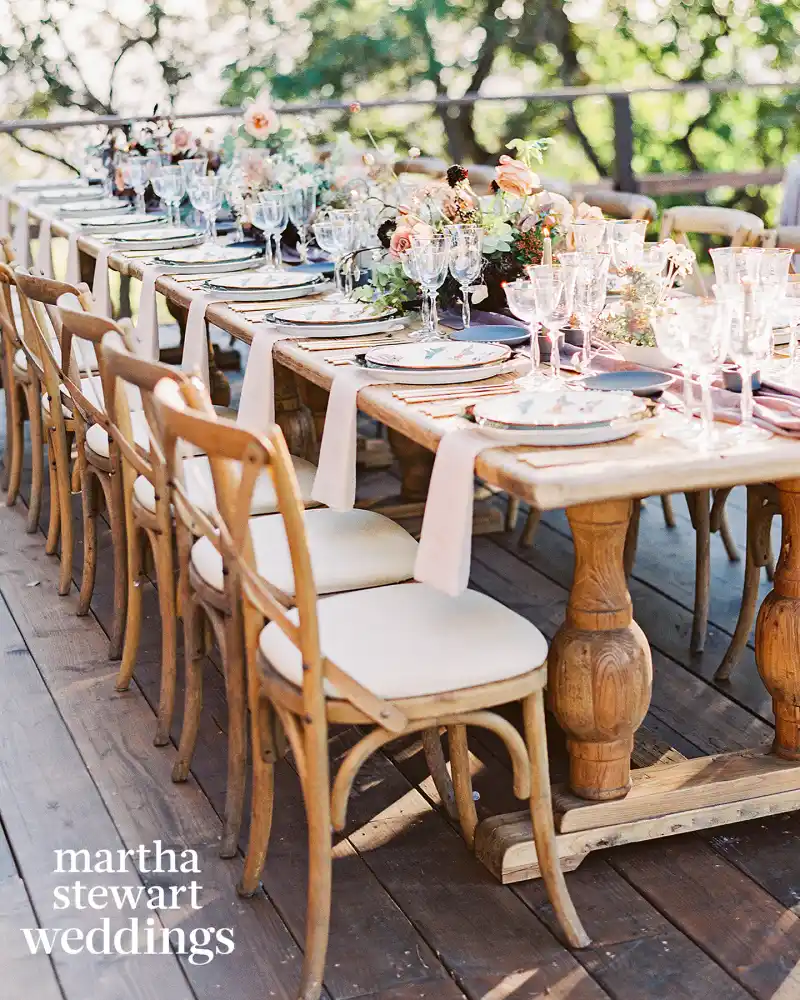 Steven yeun wedding table zoom 1a60a450 8ed9 4002 9e6d d3f610e04fa9