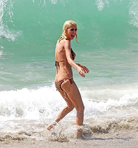 Tara Reid - bikini