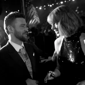 Justin Timberlake and Taylor Swift hang out during the 2016 iHeartRadio Music Awards