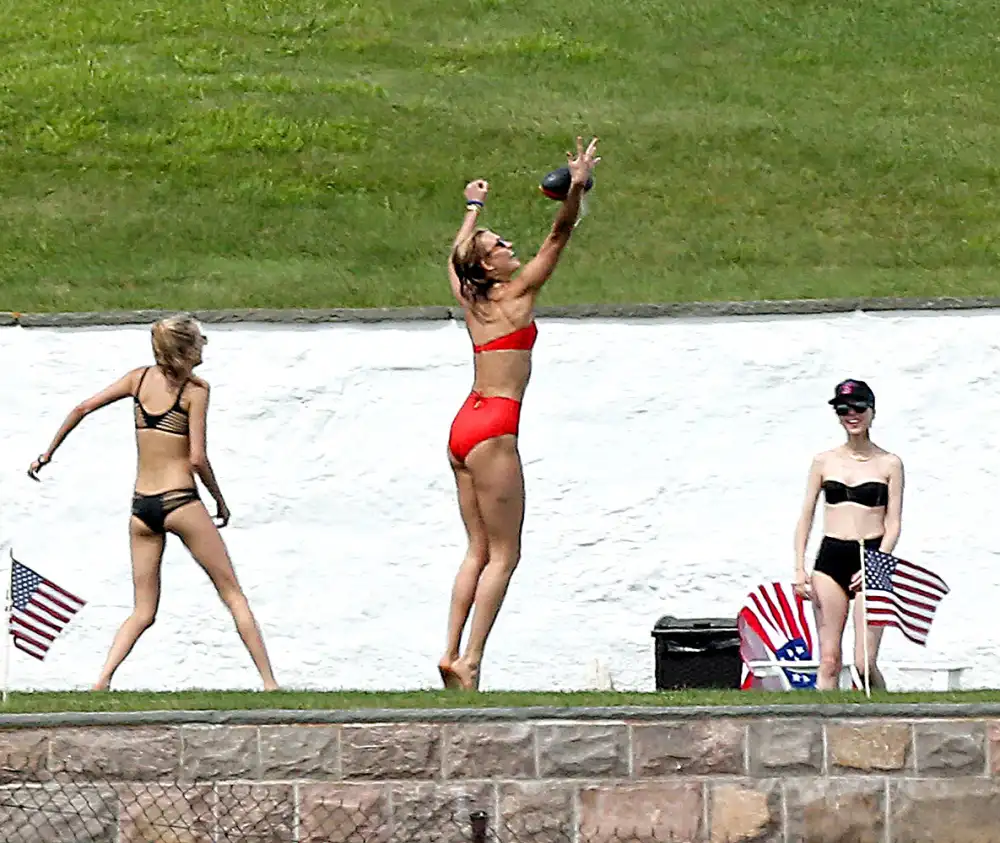 Taylor Swift and Cara Delevingne