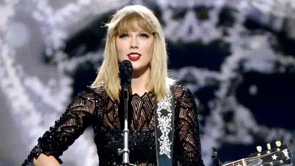 Taylor swift zoom 07d5b391 ebd9 427a 8876 f2ff23918196