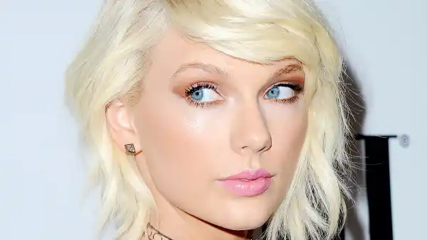 Taylor swift zoom 5c30dfde 537d 4078 8c78 f5f1dcbbcb74