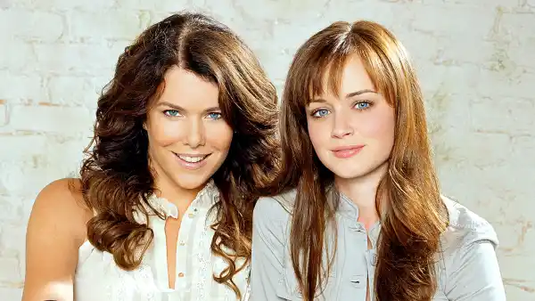 Lauren Graham and Alexis Bledel
