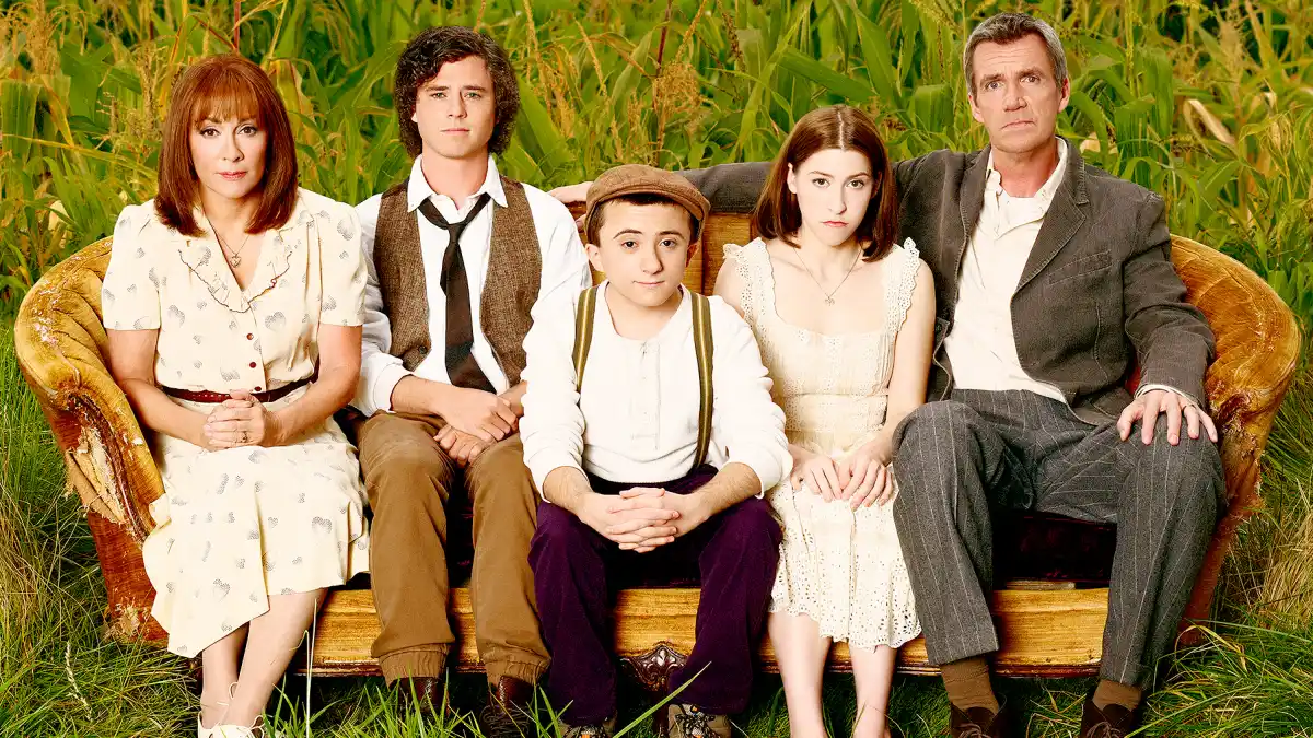 ABC's 'The Middle' stars Patricia Heaton as Frankie, Charlie McDermott as Axl, Atticus Shaffer as Brick, Eden Sher as Sue and Neil Flynn as Mike.