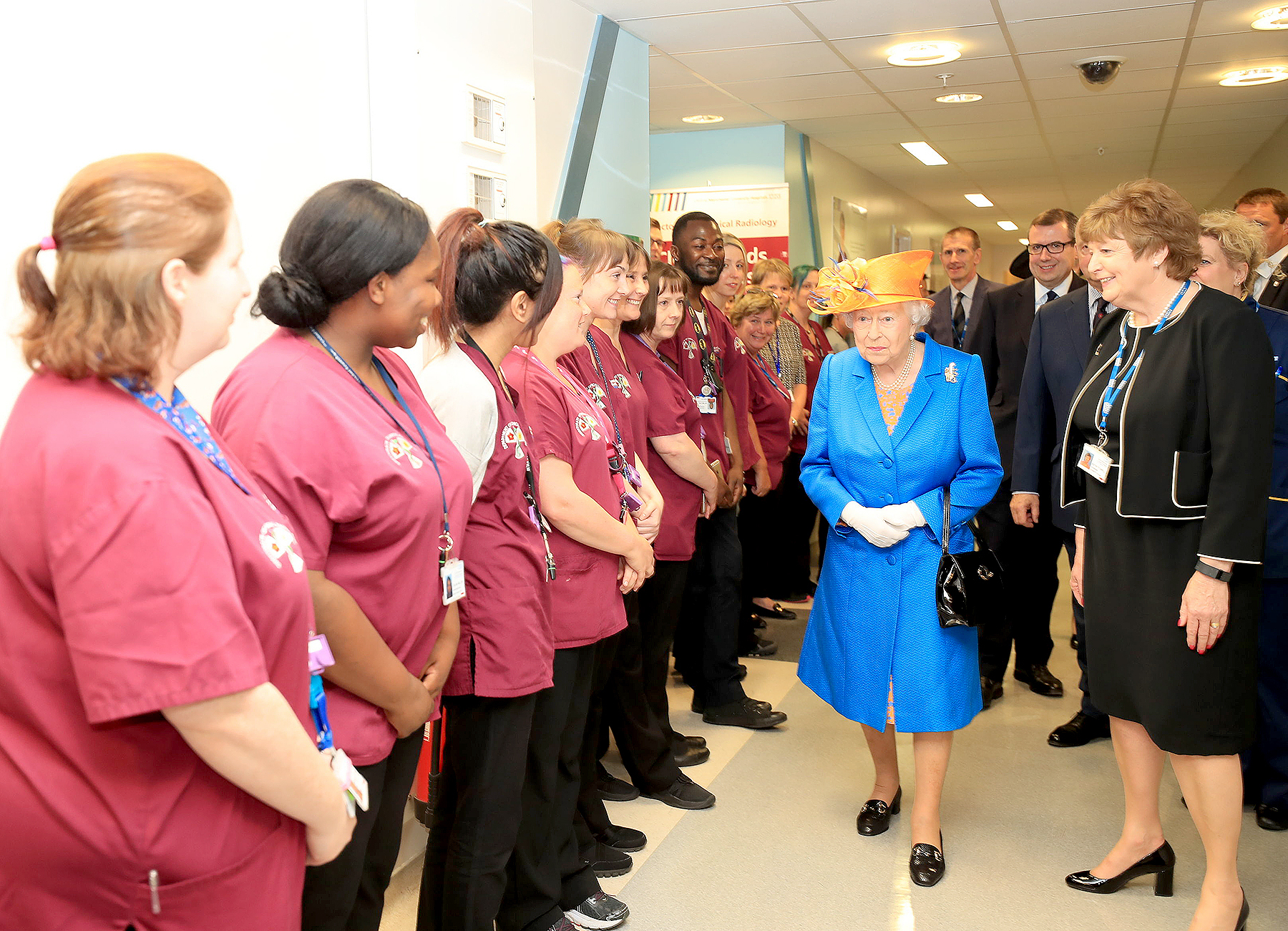 The queen greets manchester hospital staff 0269fd6b fc42 435c a7c6 45b14ad616eb