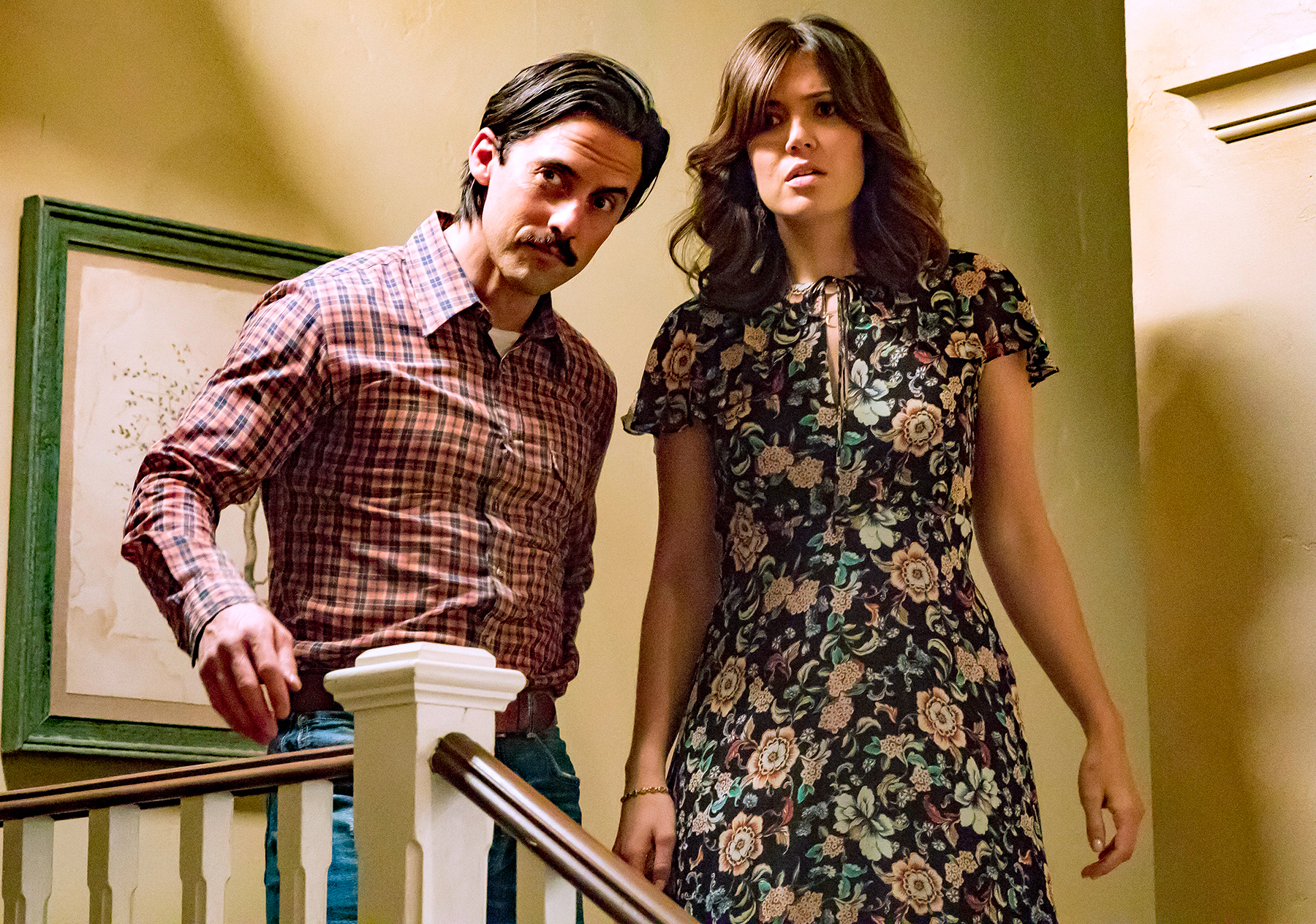 Milo Ventimiglia as Jack Pearson and Mandy Moore as Rebecca Pearson in This Is Us.