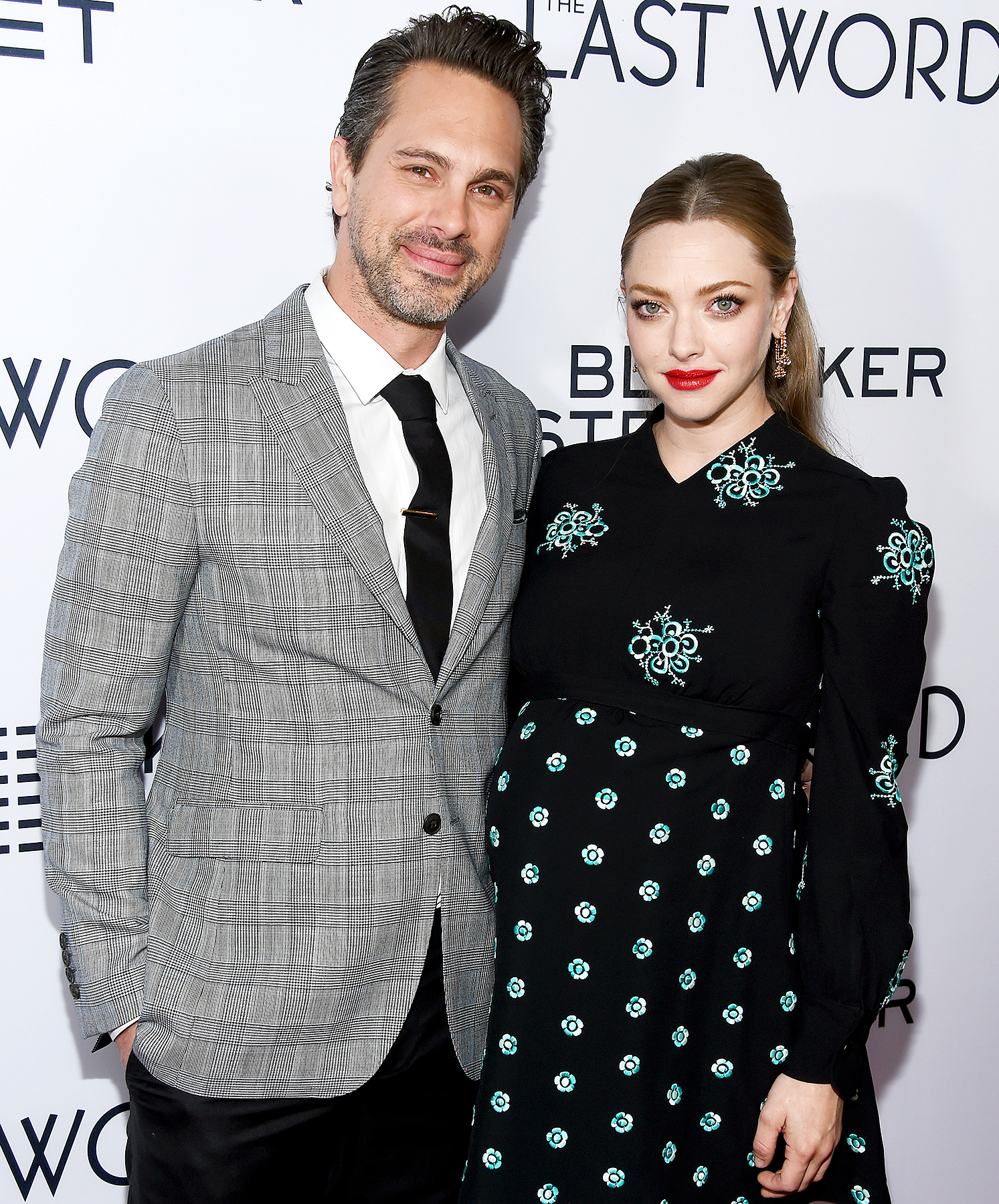 Thomas sadoski amanda seyfried zoom 95f912fd d90c 4710 ac00 f03da91f65f3