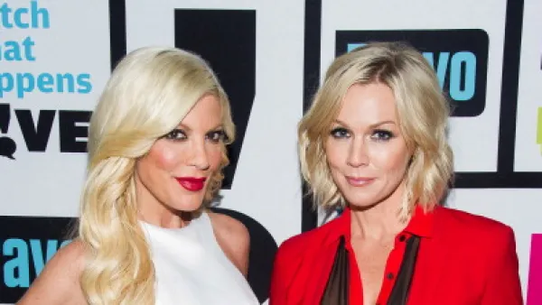Jennie Garth, Tori Spelling Shade Tiffani Thiessen
