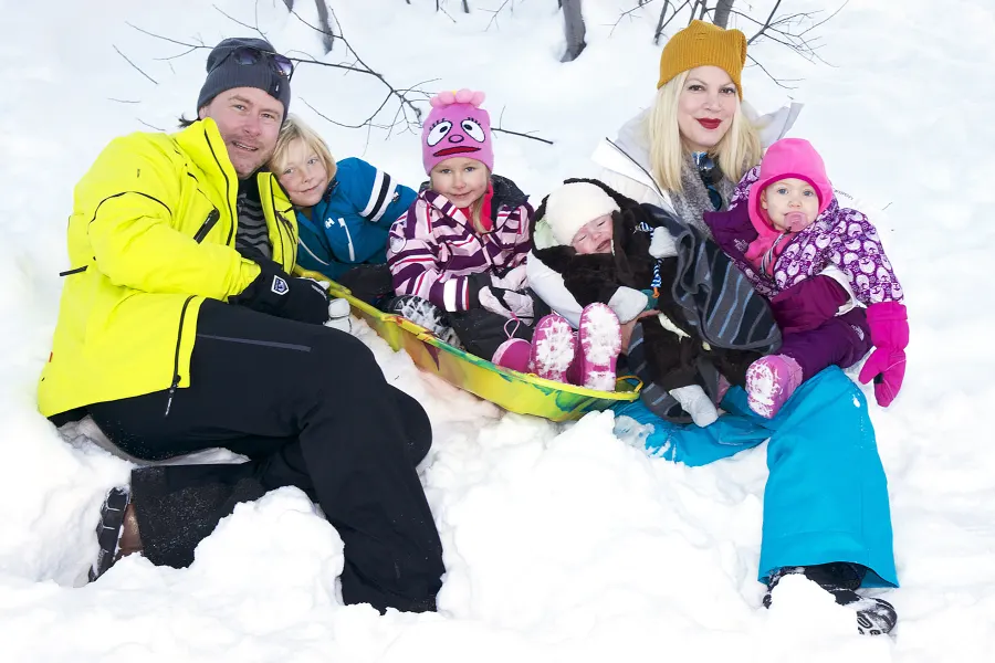 Tori Spelling Dean McDermott Liam Stella Hattie Finn