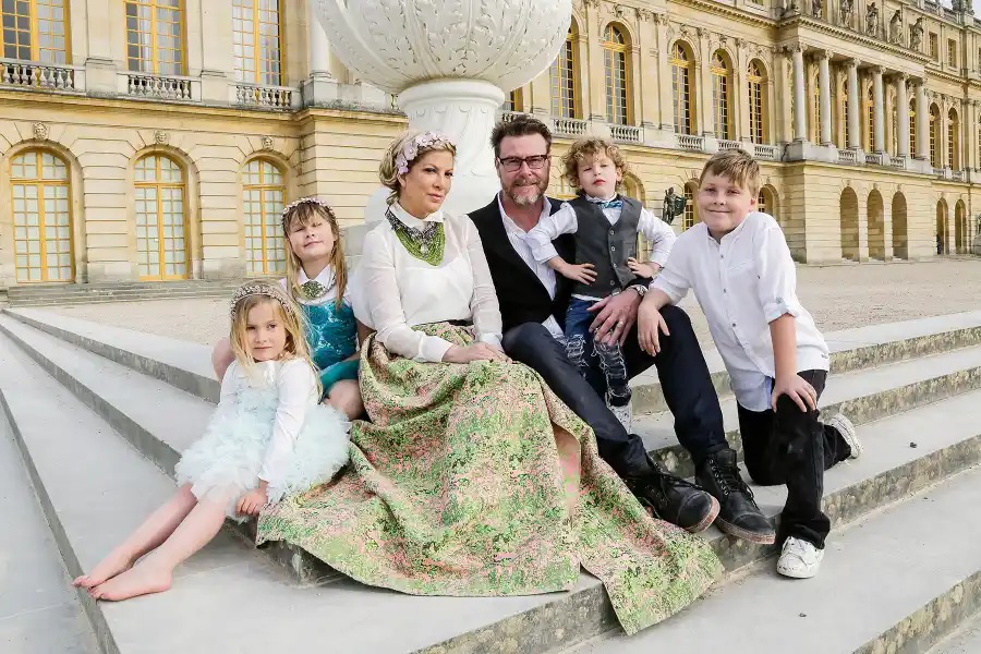 Tori Spelling Dean McDermott Liam Stella Hattie Finn Versailles