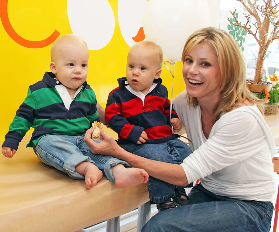 julie bowen twins