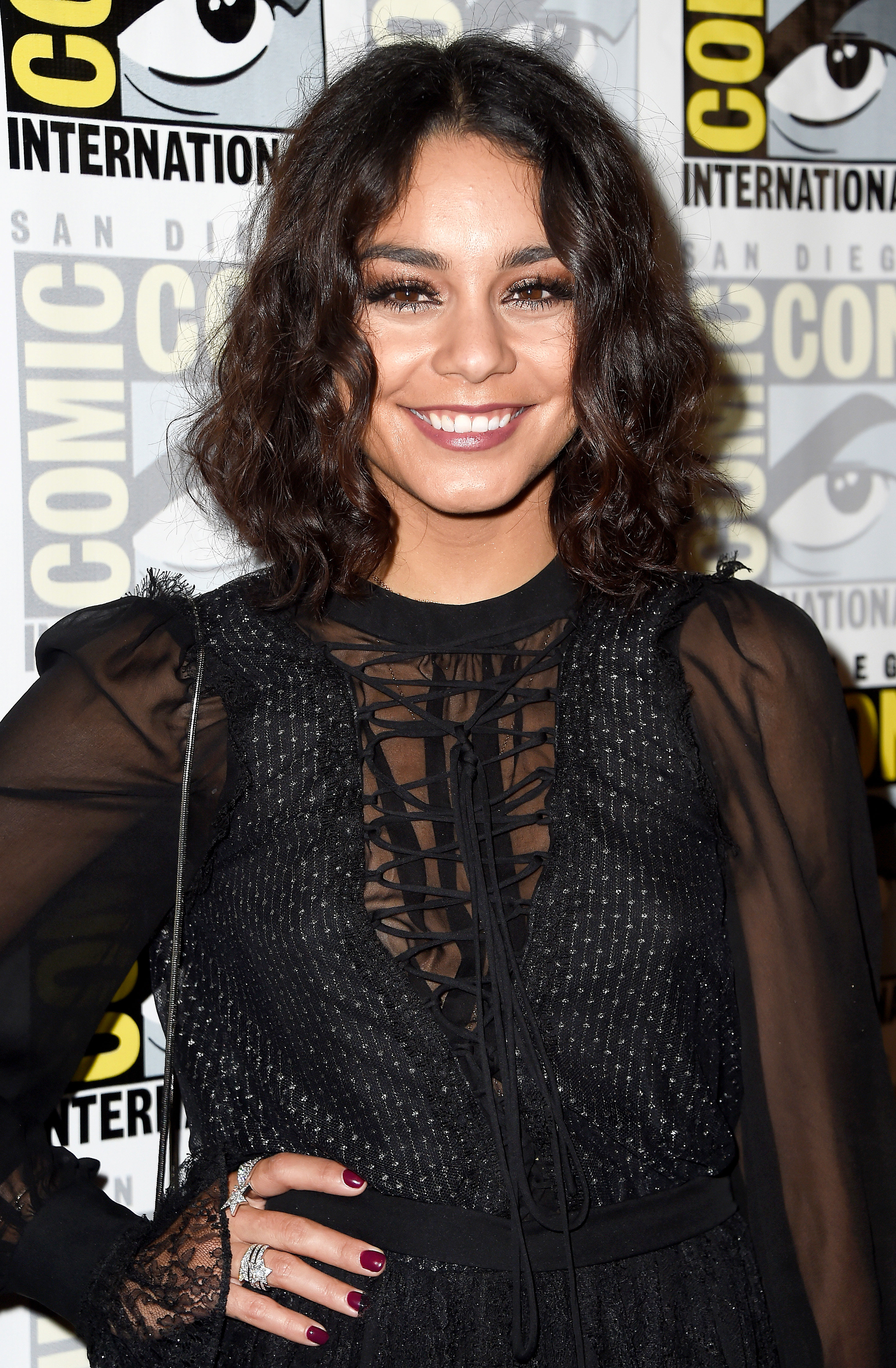 Vanessa hudgens 89682956 d013 4b5f 88bc 3a18cc81b3d9
