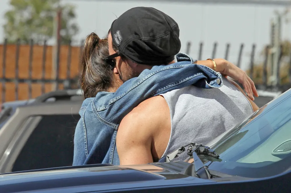 Vanessa Lachey, Maksim Chmerkovskiy, Feud, Hug, Dancing with the Stars