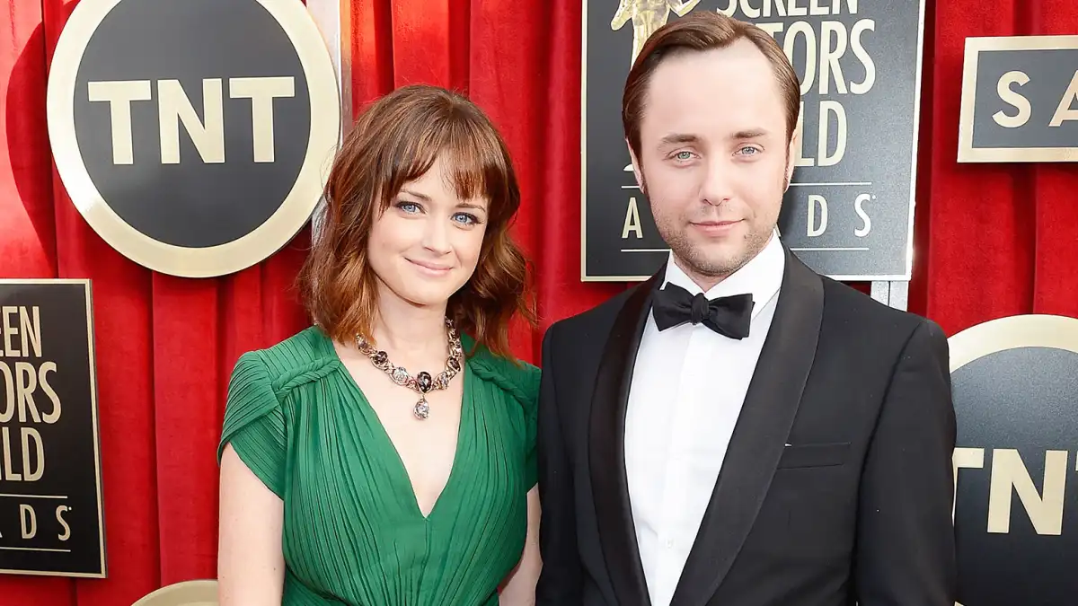 Alexis Bledel and Vincent Kartheiser