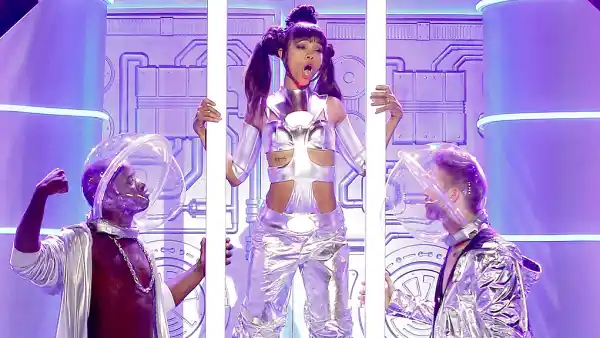 Zoe saldana lip sync battle zoom 8db4de2b 01b8 4437 a6ca c80f3006127f